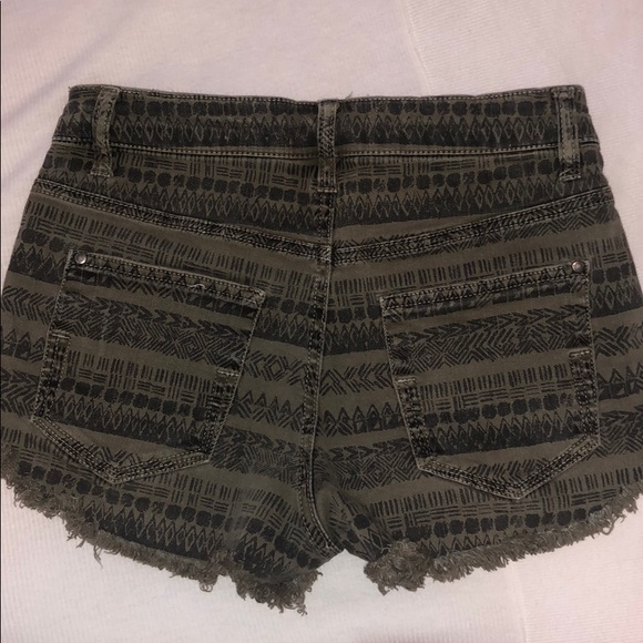 Denim shorts - Picture 2 of 2